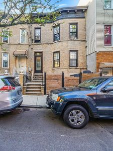 1625 Summerfield St, Flushing, NY, 11385
