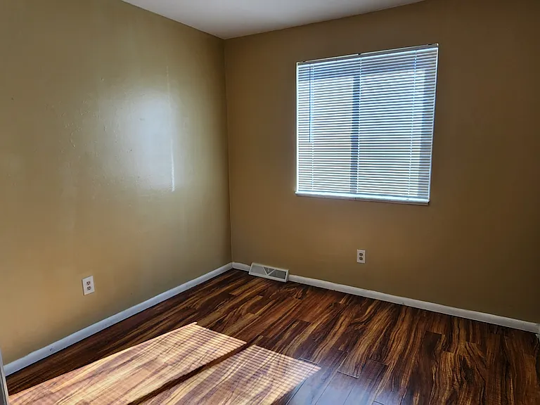 188 Paris Cir — Photo 19