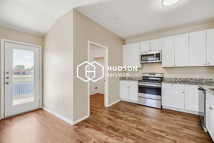 7406 Lake Front Trl — Photo 9