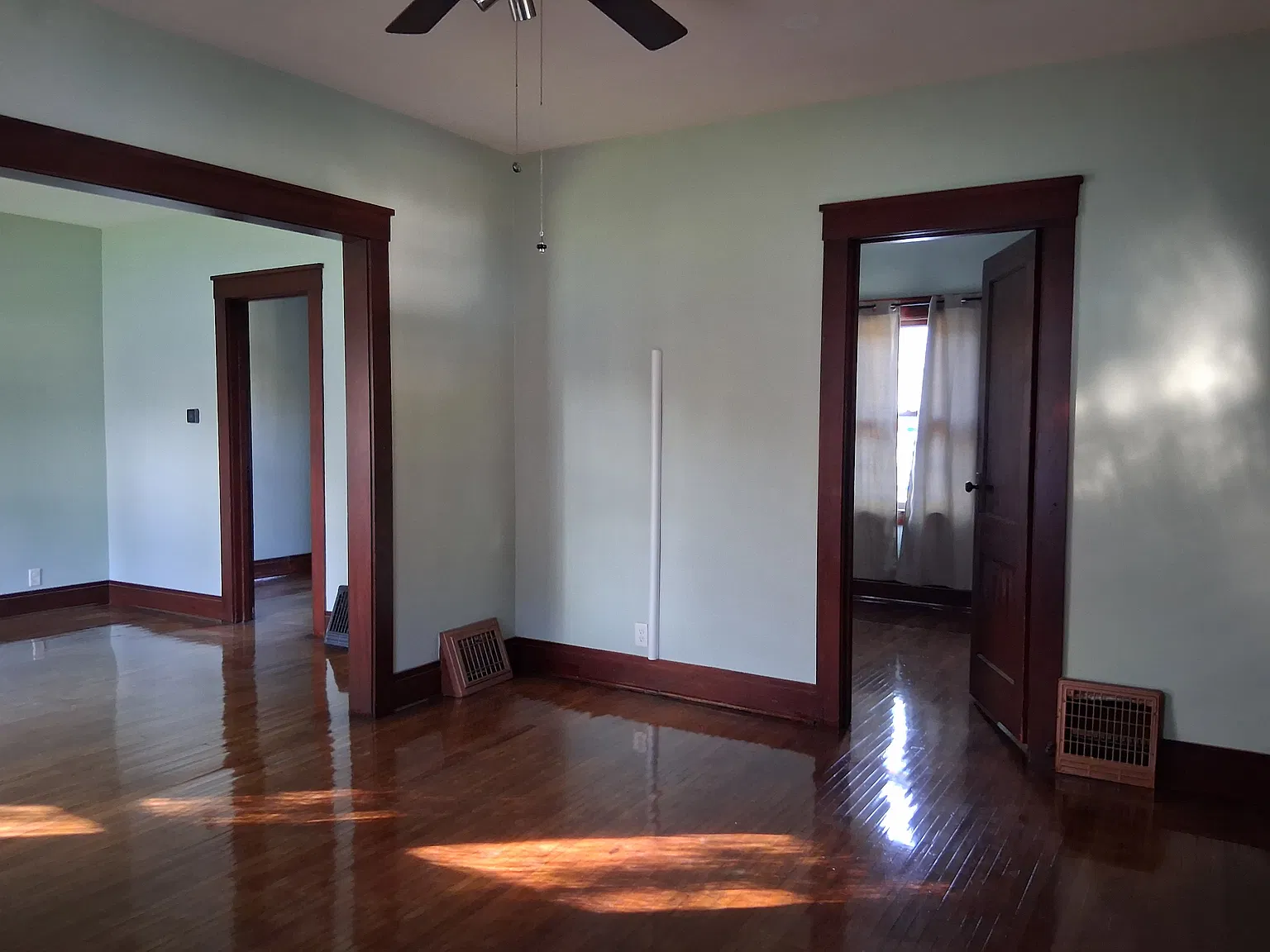2 bed, 936 sqft, $2,000 — Photo 3