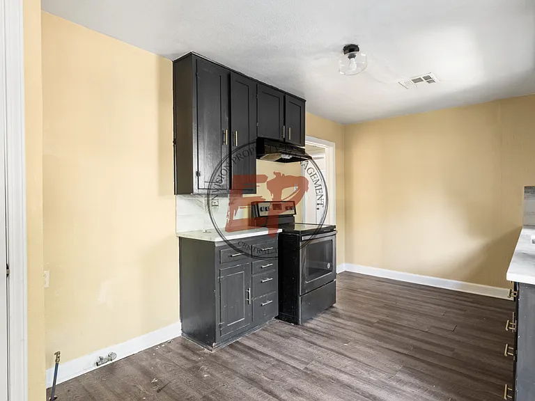 3121 Colonial Ave — Photo 7