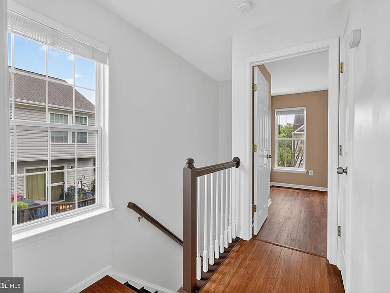 13810 Fareham Ln — Photo 21