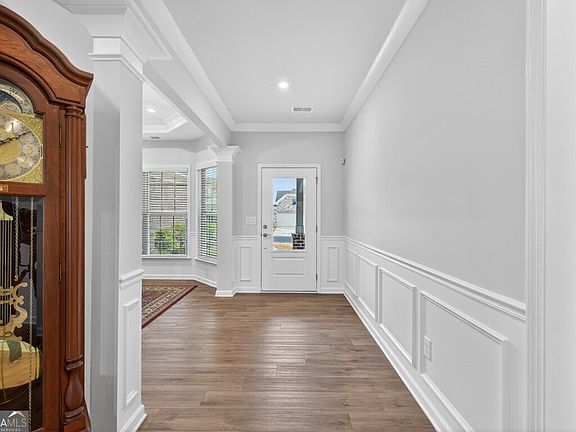 4th image of 5734 Miravista Way