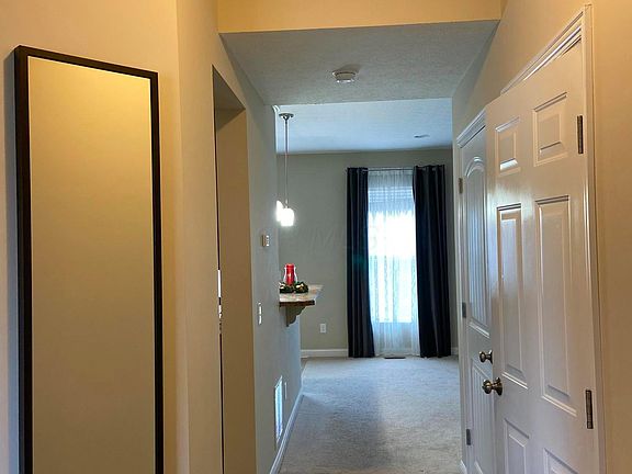 2nd image of 400 Giovanna Ave