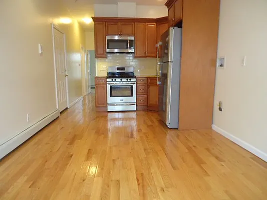 Rented by Hakeem Shahid, LREB | media 6