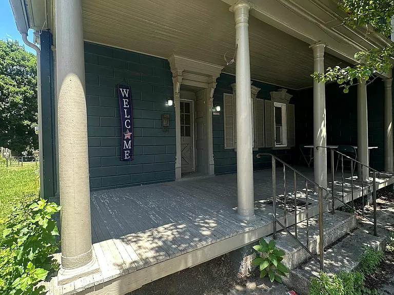 21 W Main St — Photo 1