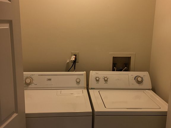 washer/dryer in closet