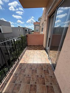 1055 W 77th St APT 411, Hialeah, FL, 33014