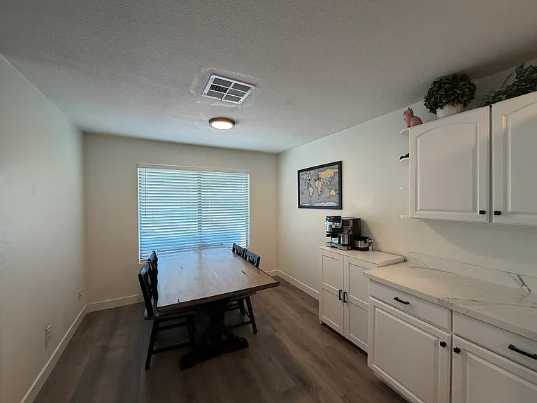 278 E Baylor Ln — Photo 9