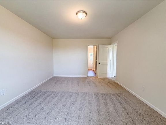 4th image of 116 Belmont Place Dr