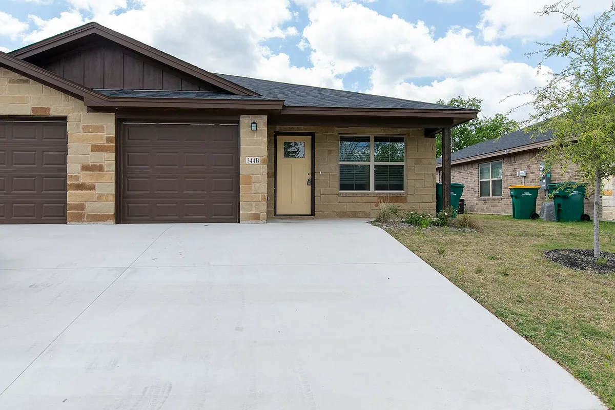 Building Photo - 344 Arnold Dr #B