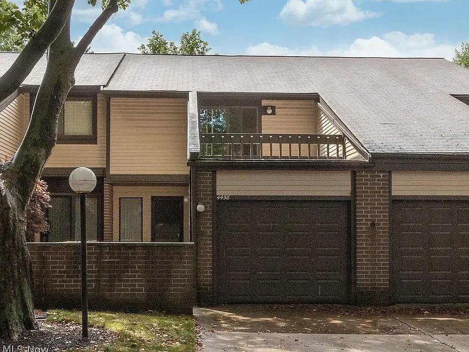 4458 Habersham Ln N #223