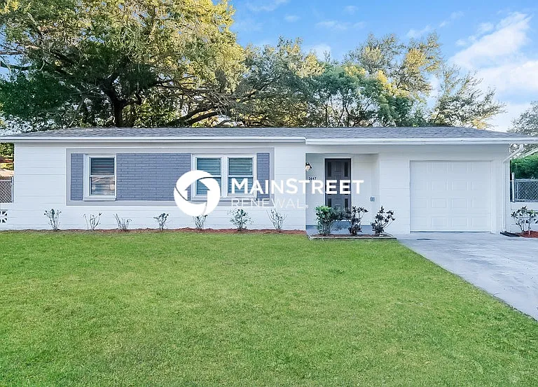 2447 Whitman St — Photo 1