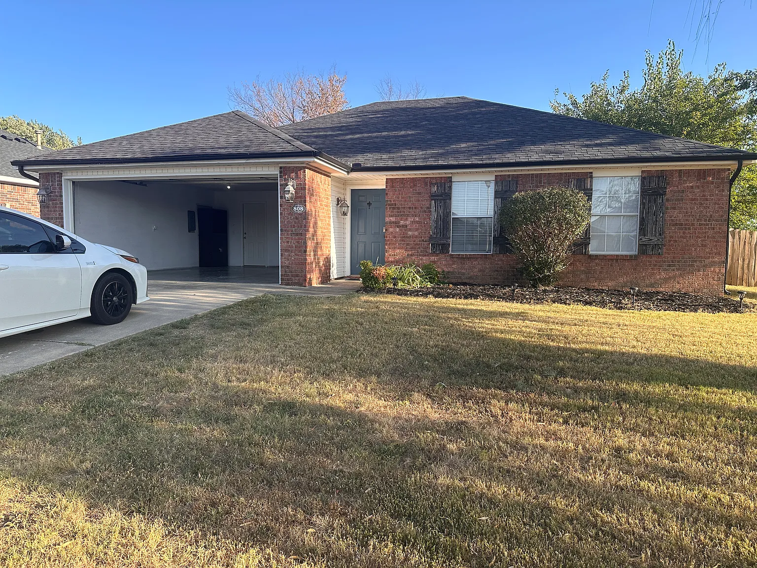 3 bed, 1362 sqft, $1,800 — Photo 2