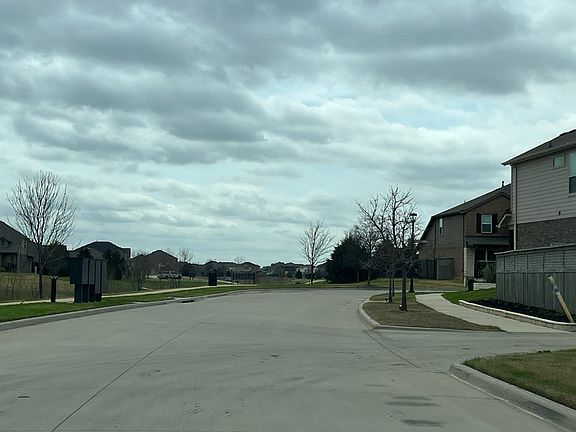 5th image of 2520 Candle Ln