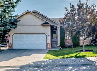 1412 W Costello Blvd SW, Calgary, AB T3H 3G9