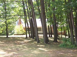 6167 Eastmoor Rd, Bloomfield Hills, MI 48301