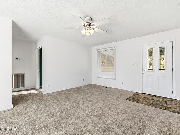 3rd image of 425 Holbrook Ave