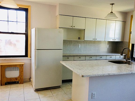 4th image of 134-10 Jewel Ave 2-fl B