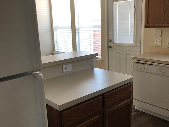 5th image of 10605 Astor Dr