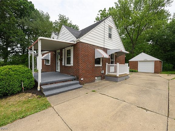 2nd image of 1320 19th St NE