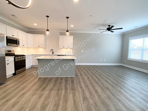 2nd image of 148 Lilia Hill Cir
