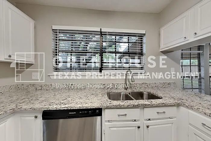 3323 Colonel Court Dr — Photo 6