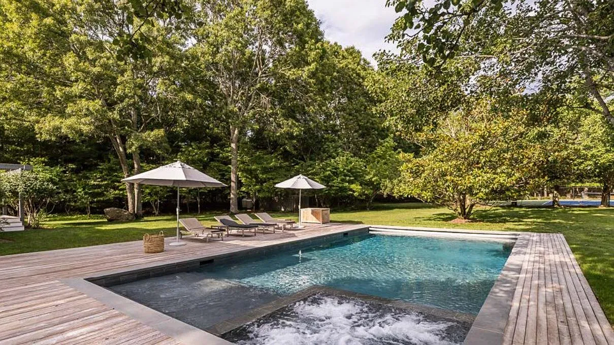 Luxury Home with Resort Pool, Hot Tub, Tennis & Basketball Court — Photo 2