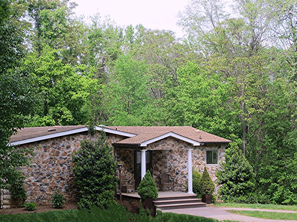 1st image of 322 Woodcutters Ln