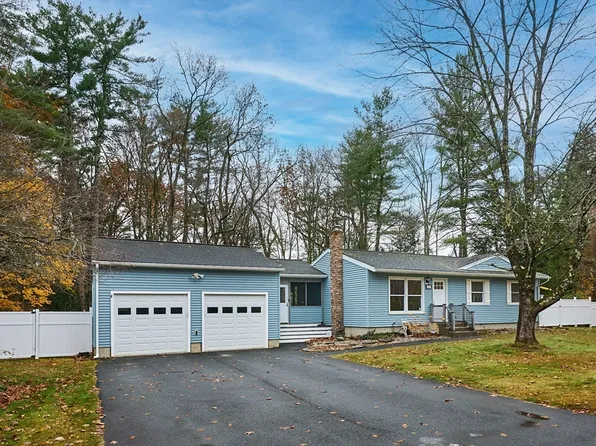 12 Kingsberry Ln, Southampton, MA 01073