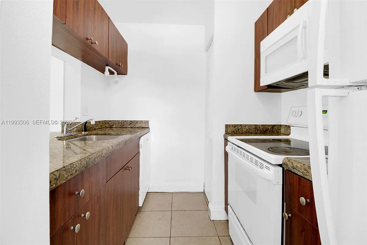 Building Photo - 9730 Hammocks Blvd #203-28