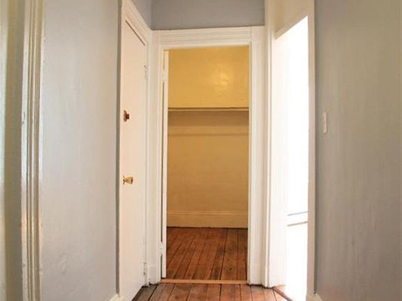 5th image of 117 Harvard St APT 4