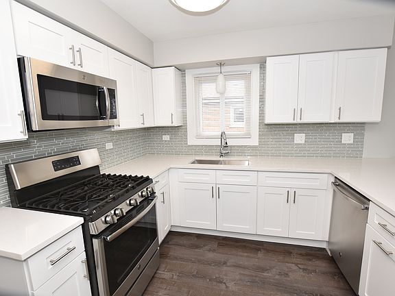 2nd image of 9815 Linn Ave APT 2
