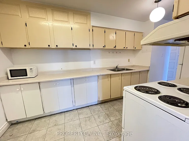2050 Bridletowne Cir #1904 — Photo 9