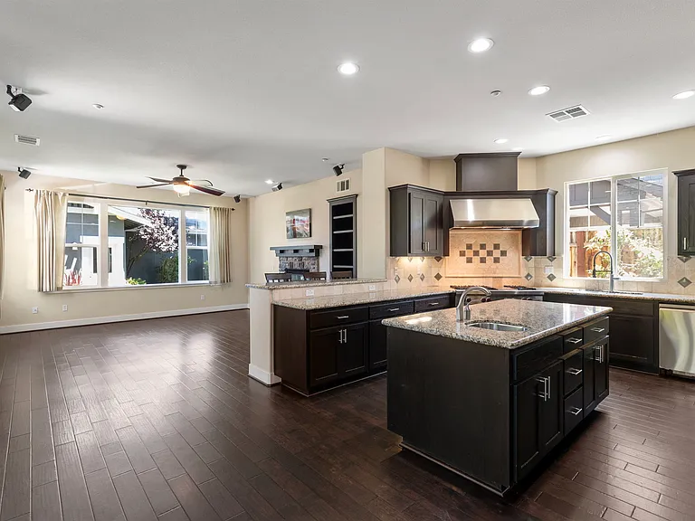 2795 Cooper Cir — Photo 38