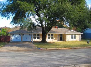 1705 Versailles Rd, Fort Worth, TX 76116