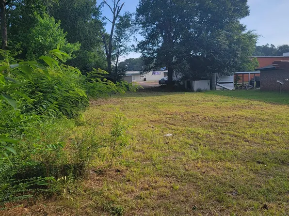 105 W Shofner Dr, Longview, TX 75604