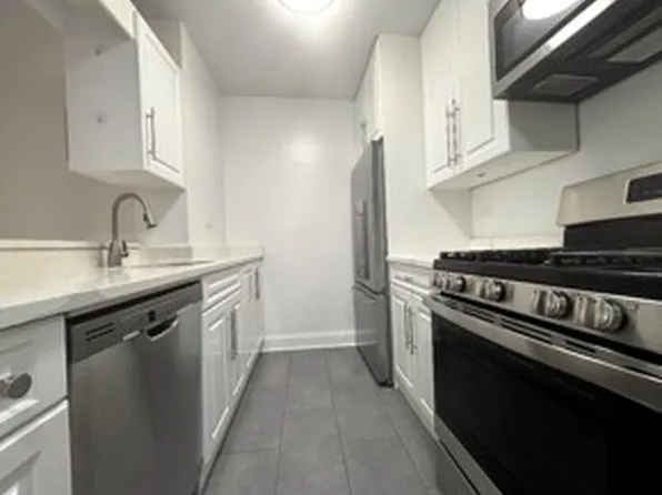 400 East 71st Street image 1 of 11