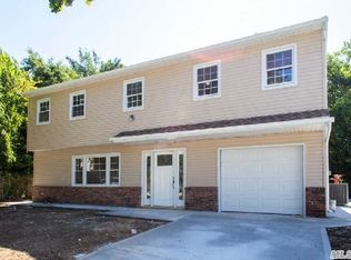 10 Lou Ct, Melville, NY 11747