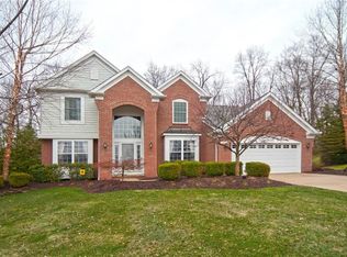 313 Halifax Ct, Northfield, OH