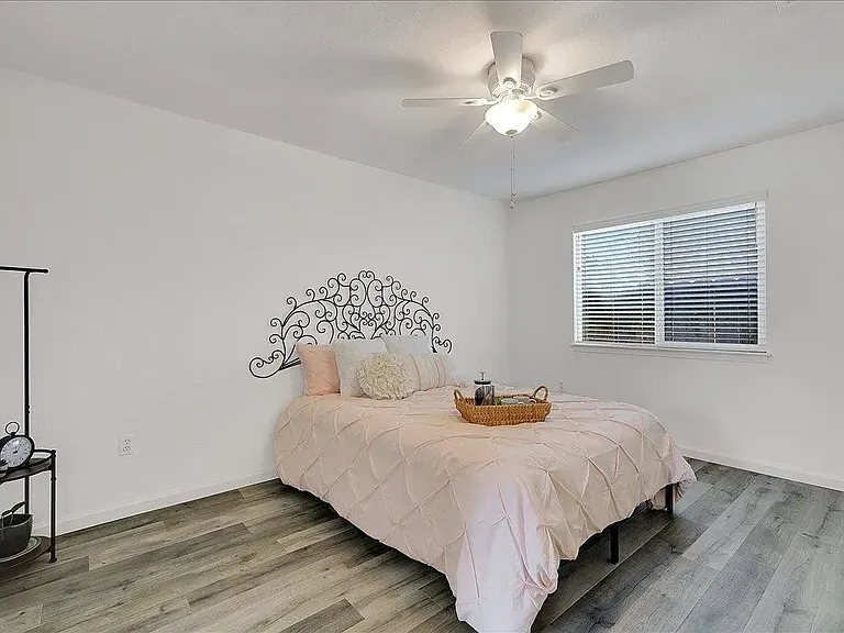 37052B Poplar St — Photo 8