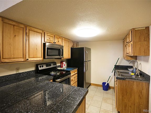 5th image of 921 Fairview Boulevard #13