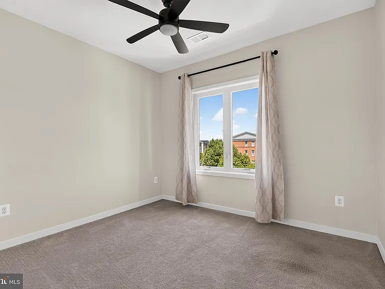 23685 Hopewell Manor Ter — Photo 30