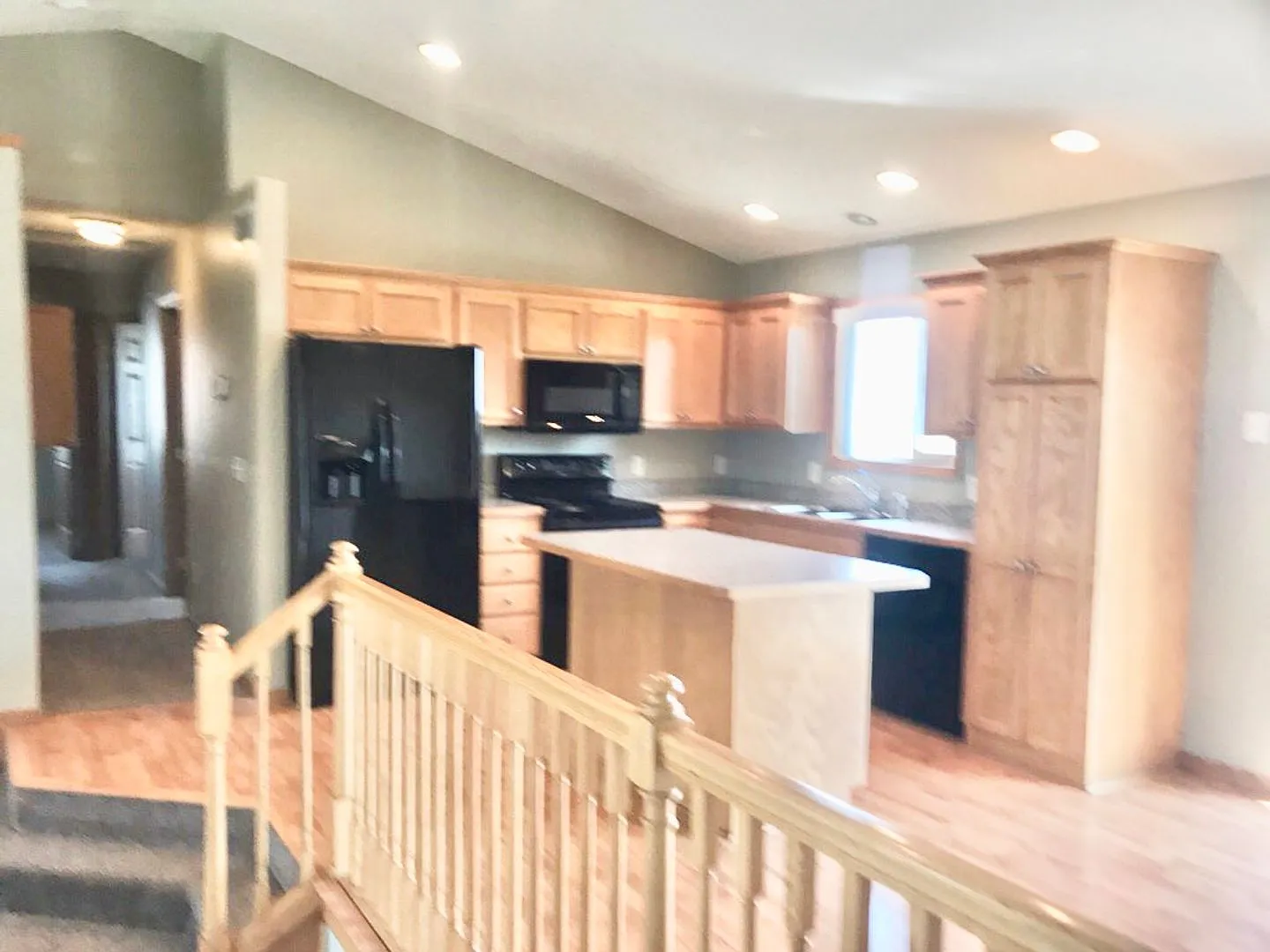 5 bed 2 bath House for Rent — Photo 3