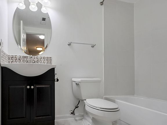 5th image of 6414 Seven Oaks Ct
