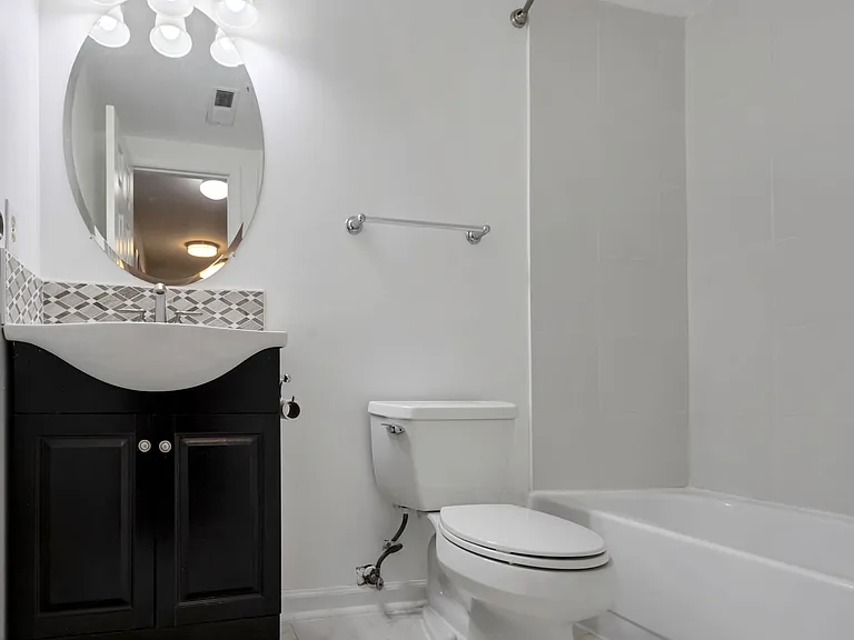6414 Seven Oaks Ct — Photo 5