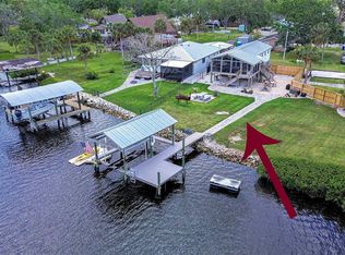 202 7th St SW, Ruskin, FL 33570