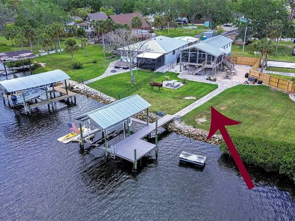 202 7th St SW, Ruskin, FL 33570