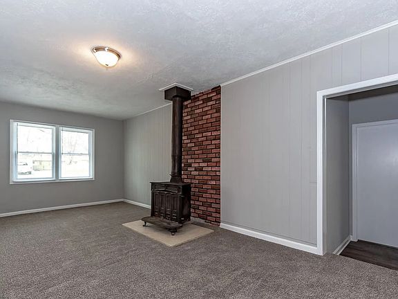 4th image of 13119 Fuller Ave