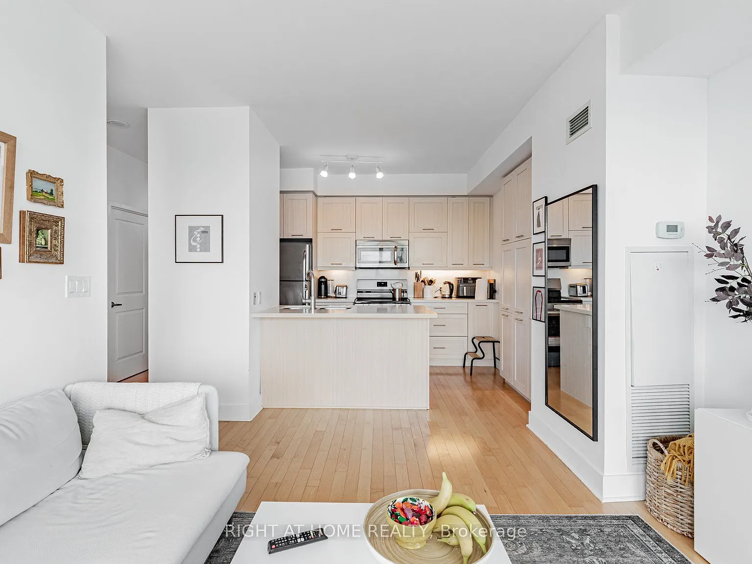 2 bed, $3,400 — Photo 2